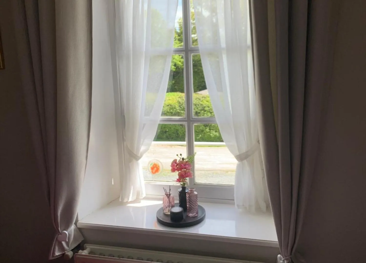 Prázdninový dům Two Cottages In Beautiful Brittany 5 Bedrooms Sleeps 10 Pets Welcome Heated Swimming Pool Free Wifi Plouguenast-Langast